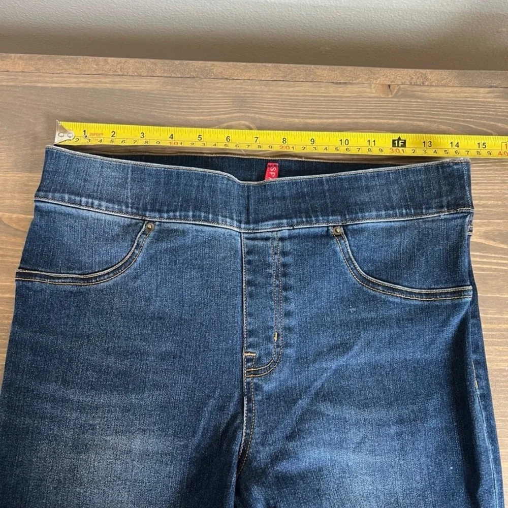 Spanx Womens Medium Blue Lightly Distressed Raw Hem Pull On‎ Jegging